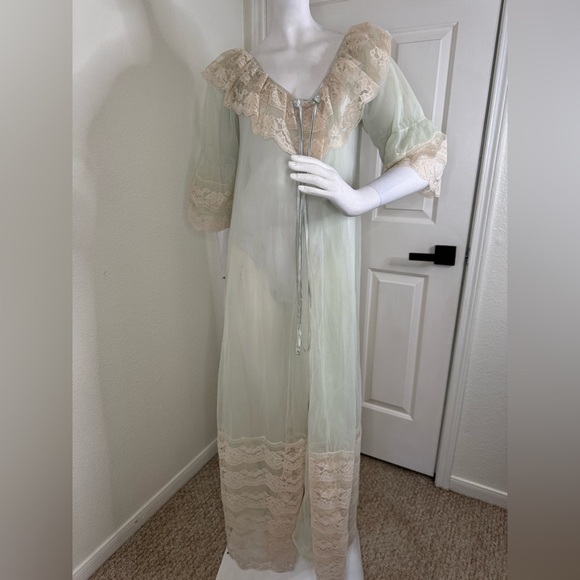 Intimi 1960 Vintage Cream Shapewear Robe with Lace Trim Size L.  #158 - Picture 3 of 13